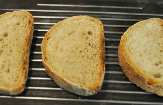 Bruschette alla Cavalcanti con Pomodori Secchi e Ricotta